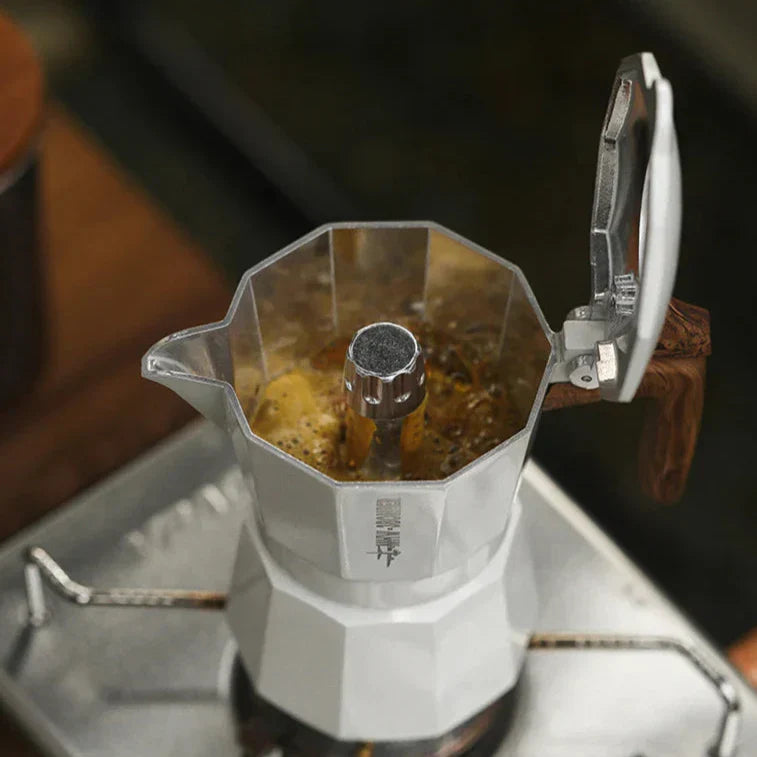 MHW-3BOMBER Double Valve Moka Pot Espressokocher 180 ml weiß mit Espresso