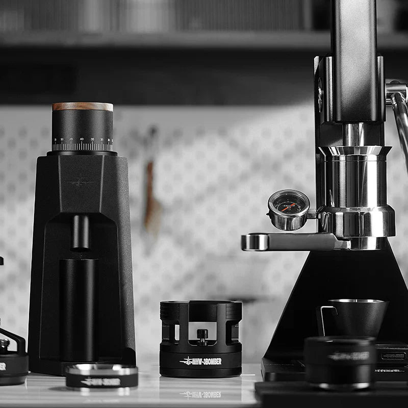 MHW-3BOMBER Yu Series Tamperstation schwarz 58,35 mm